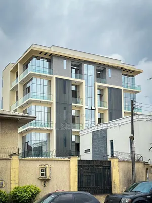 Furnished 3bdrm Block of Flats in Private Estate Lekki for sale