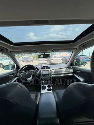 Toyota Camry SE 4dr Sedan (2.5L 4cyl 6A) 2013 Silver