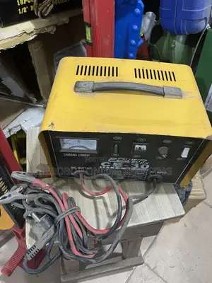 Power Cb-30 Battery Charger And Booster