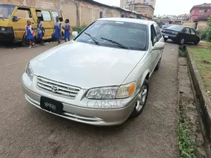 Toyota Camry 2000 Silver