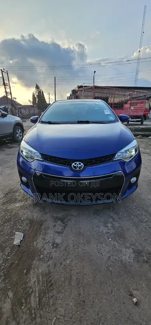 Toyota Corolla S 4dr Sedan (1.8L 4cyl CVT) 2014 Blue