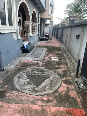 3bdrm Block of Flats in Iponri for rent