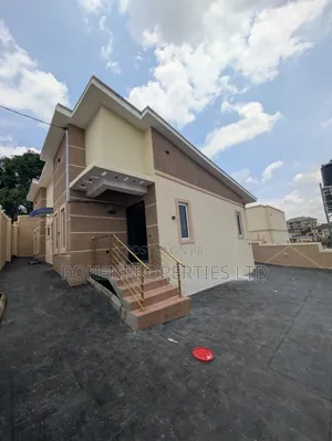 3bdrm Bungalow in Monatan Estate, Iwo Road for sale