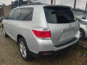 Toyota Highlander 2012 Silver