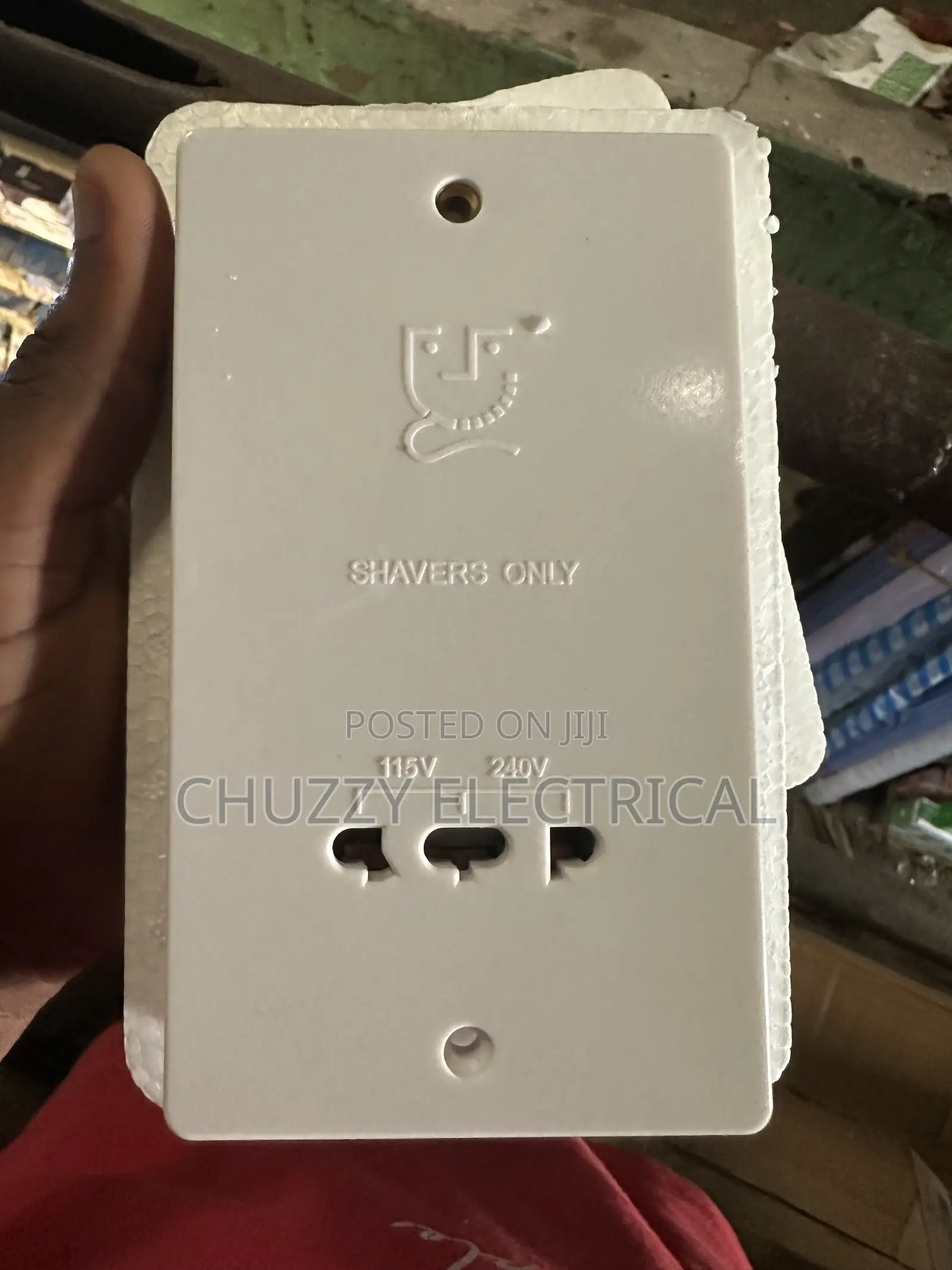 Shaver Socket