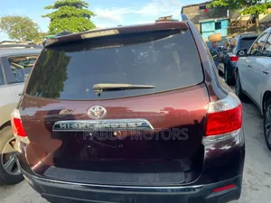 Toyota Highlander 2012 Burgundy