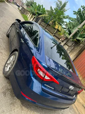Hyundai Sonata Limited Sedan FWD (2.4L 4cyl 6A) 2016 Blue