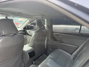 Toyota Camry XLE 4dr Sedan (2.5L 4cyl 6A) 2016 Gray