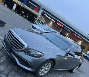 Mercedes-Benz E300 4Matic AWD Sedan (2.0L 4cyl 9A) 2017 Blue