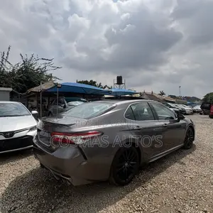 Toyota Camry XSE FWD (2.5L 4cyl 8AM) 2018 Gray