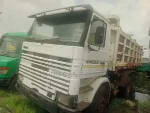 Scania 142h V8 Turbo Heavy Duty Tipper 10 Tyres (Tokunbo