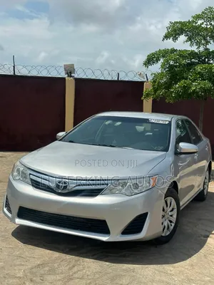 Toyota Camry LE 4dr Sedan (2.5L 4cyl 6A) 2013 Silver