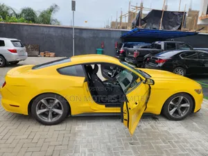 Ford Mustang 2017 Yellow