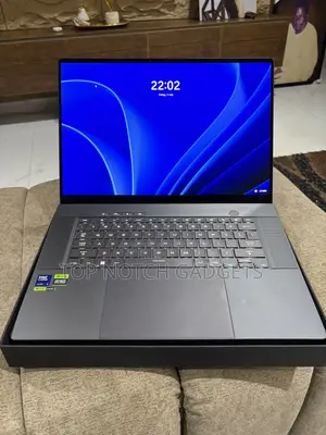 Laptop Asus ROG Zephyrus G16 16GB Intel Core Ultra 9 SSD 1T