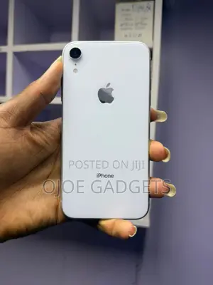 Apple iPhone XR 64 GB White