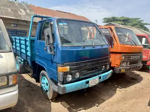 Toyota Dyna 200 3rz Injector Engine 1998 Model.