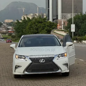 Lexus ES 2013 White