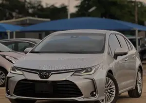 Toyota Corolla 2022 Silver