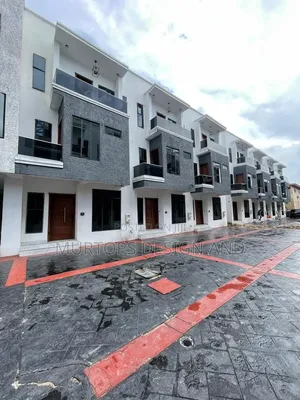 4bdrm Townhouse/Terrace in Chevron for sale