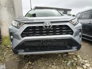 Toyota RAV4 Limited AWD 2020 Silver