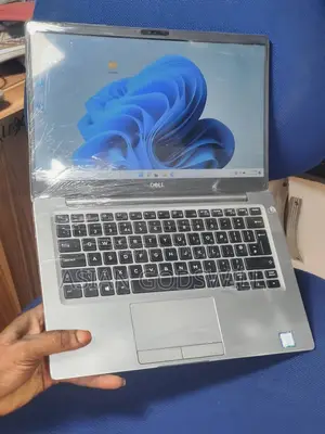 New Laptop Dell Latitude 7300 8GB Intel Core i5 SSD 256GB
