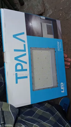 400w Solar Flood Light for Homes/ Companies/ Estates/ Hotels/ Churches