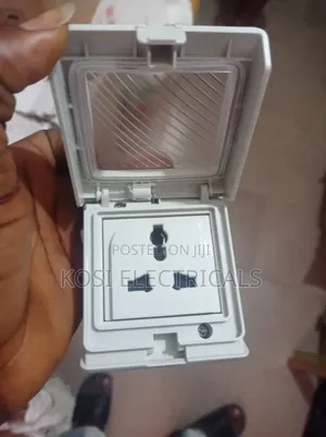 13a Single Weatherproof Socket