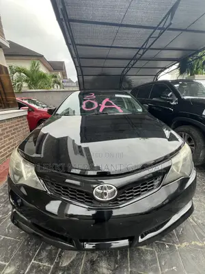 Toyota Camry SE 4dr Sedan (2.5L 4cyl 6A) 2014 Black