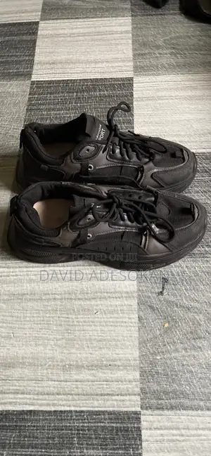 Black Fashion Sport Sneakers – Size 40