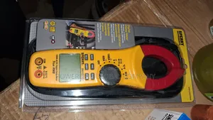Clamp Meter for Accurate Readings of Voltage/ Current/ Resistance