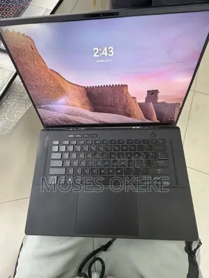 Laptop Asus ROG Zephyrus G16 16GB Intel Core i7 SSD 1T