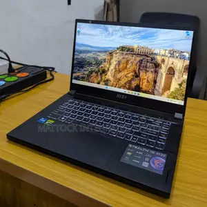 Laptop MSI GS66 Stealth 10UE 32GB Intel Core i7 SSD 1T