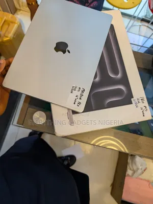 Laptop Apple MacBook Pro 16GB Apple M5 eMMC 512GB