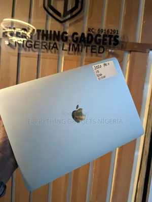 Laptop Apple MacBook Pro 2020 16GB HDD 512GB
