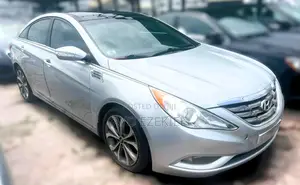 Hyundai Sonata GLS Sedan FWD (2.4L 4cyl 6A) 2013 Silver