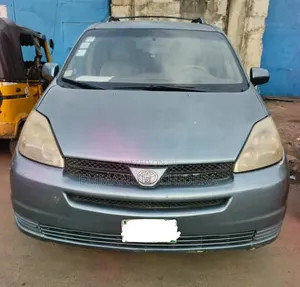 Toyota Sienna 2004 Gray
