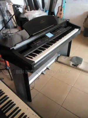 Uk -Used Yamaha Clavinova Piano CVP-107 With Pedals. 88 Weighted Keys.