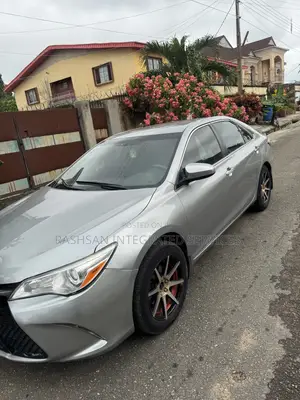 Toyota Camry SE 4dr Sedan (2.5L 4cyl 6A) 2015 Silver
