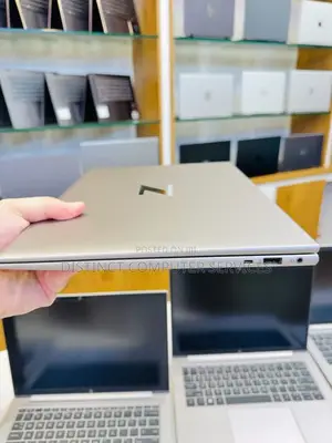 Laptop HP ZBook Firefly G9 16GB Intel Core i7 SSD 512GB