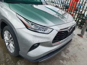 Toyota Highlander 2024 Silver