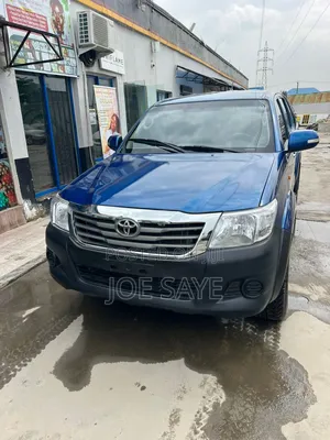Toyota Hilux 2015 Blue