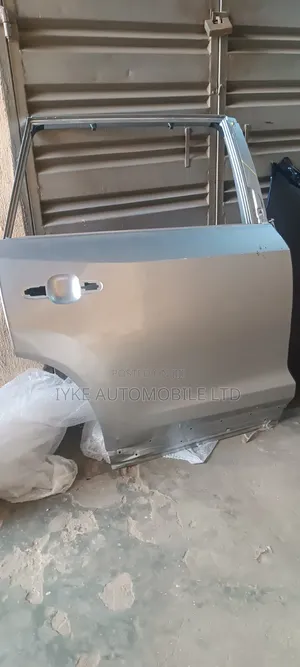 Set Back Doors Grand Highlander 2023