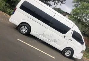 Toyota HiAce 2013 White