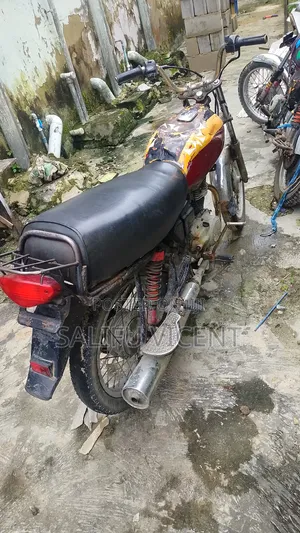 Bajaj Boxer 2024 Red
