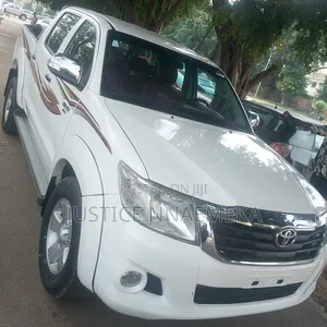 Toyota Hilux 2015 White
