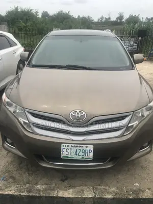 Toyota Venza LE AWD V6 2013 Brown