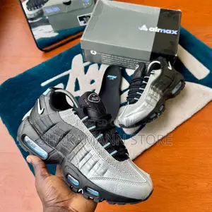 Palace X Airmax ‘95 Big Bubble “Black Metallic Silver“