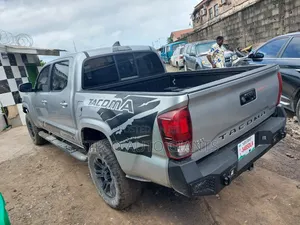 Toyota Tacoma 2022 Gray