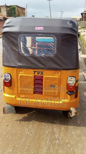 TVS King Cargo 2025 Yellow