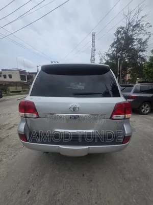 Toyota Land Cruiser 2010 Silver